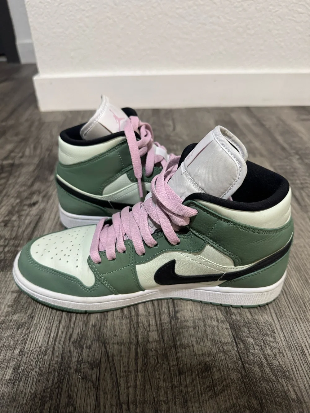 Air Jordan 1 Mid SE “Dutch Green”